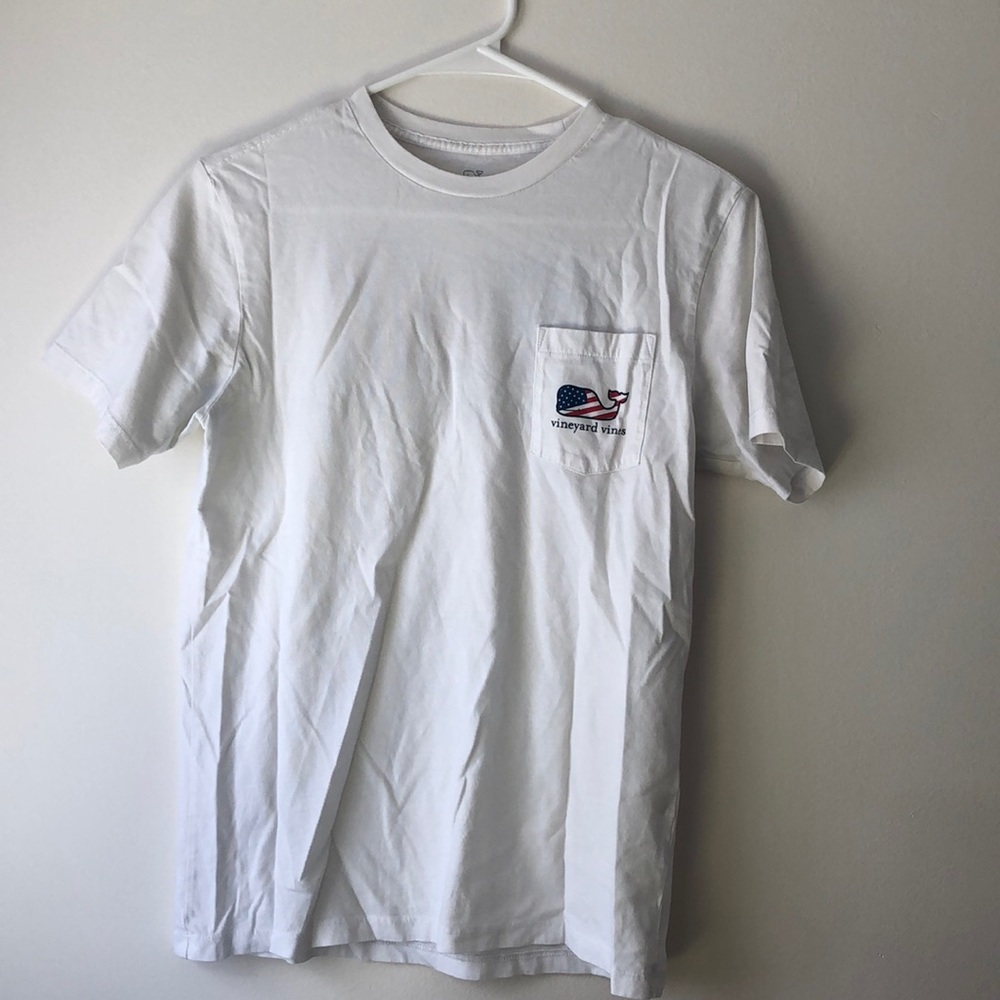 vineyard vines T-shirt